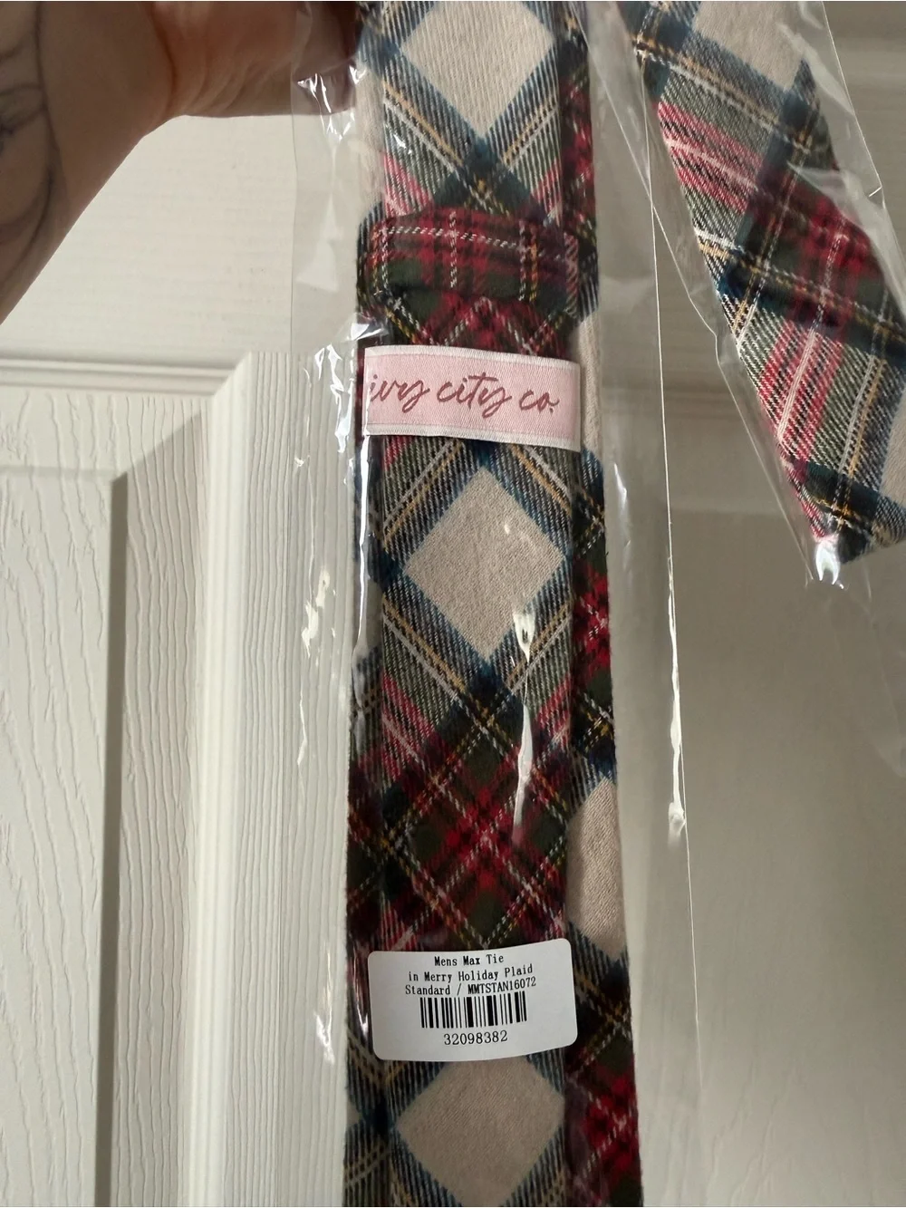 NIB Ivy City Co Men’s Tie in Merry Holiday Plaid (Standard Size)